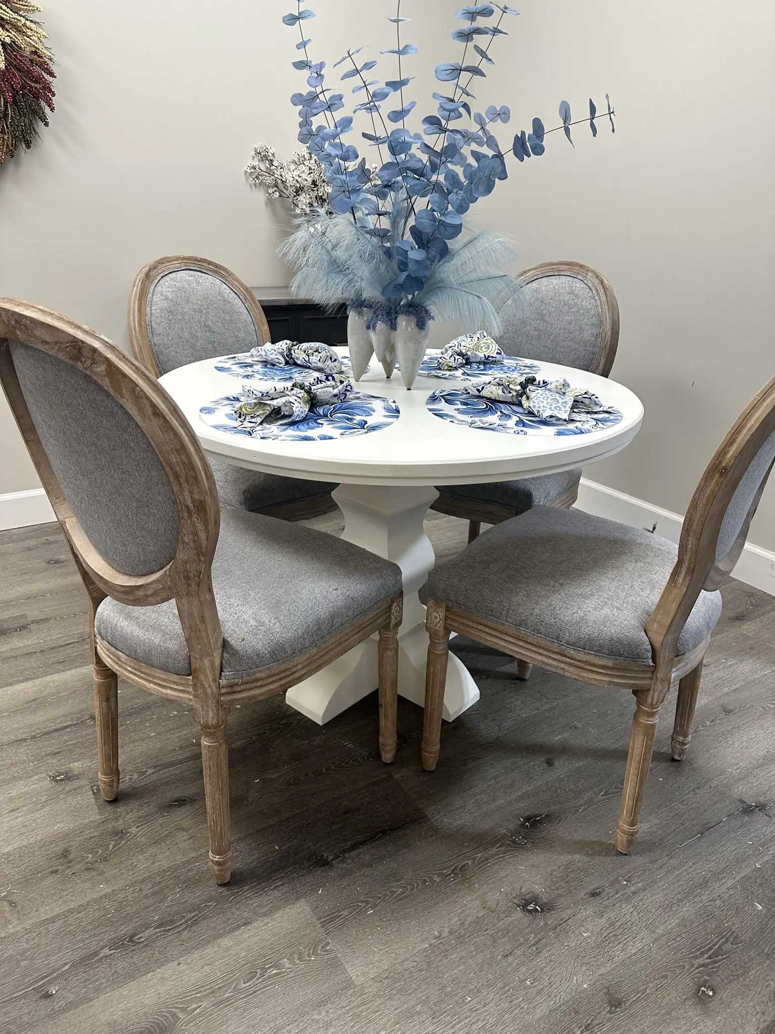 Annabelle Island Round Table - Image 2